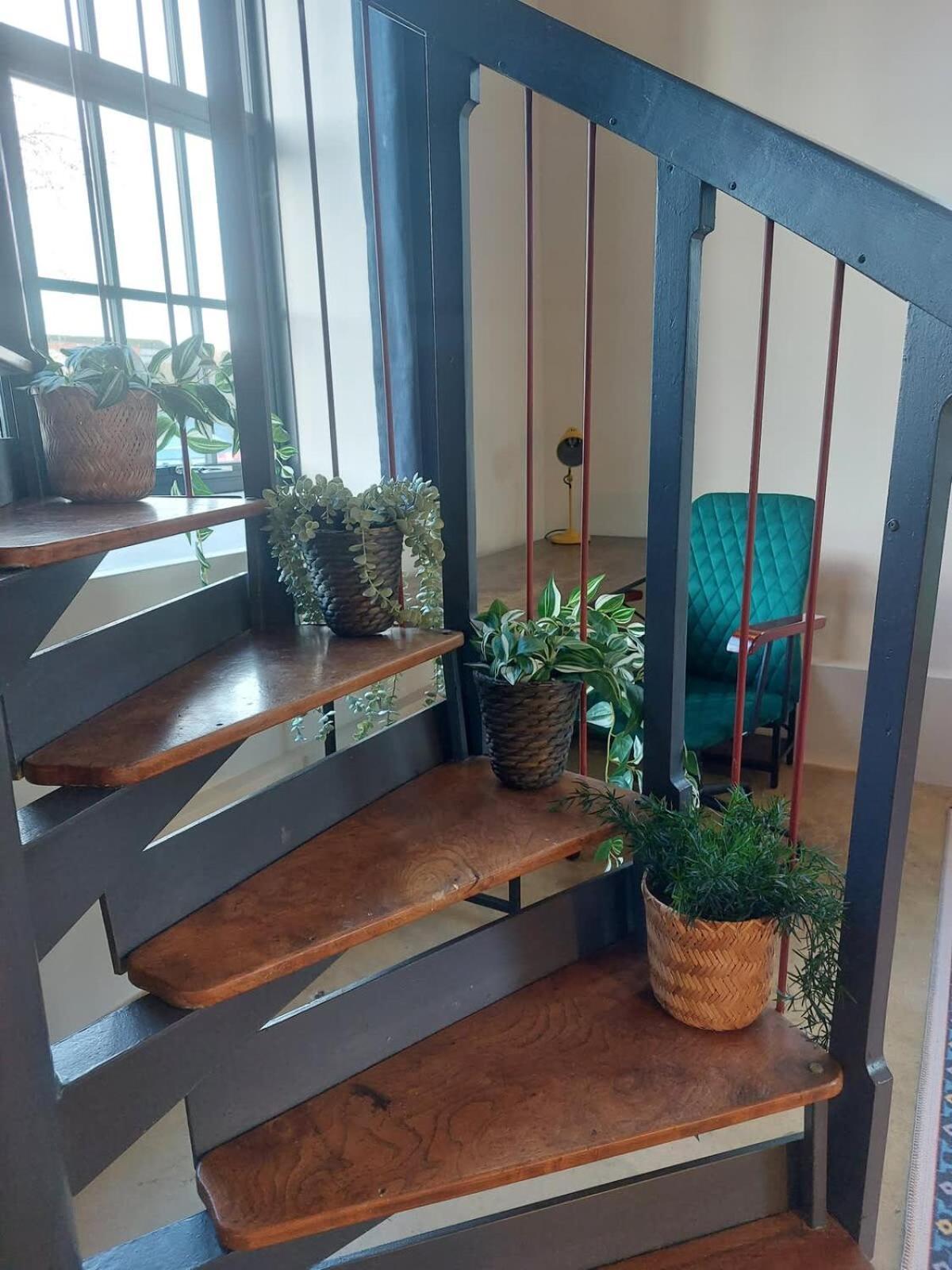 Converted Factory Loft Apartment Бристоль Экстерьер фото