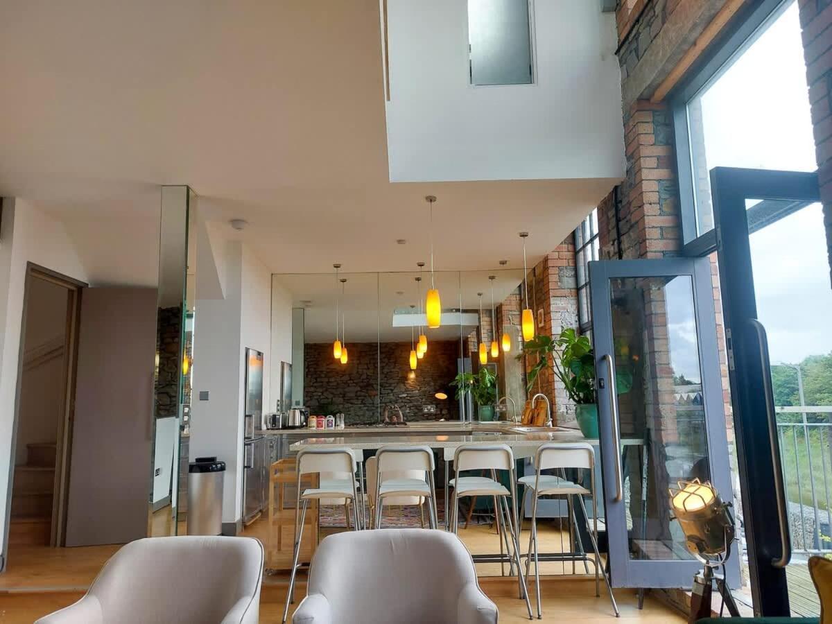 Converted Factory Loft Apartment Бристоль Экстерьер фото