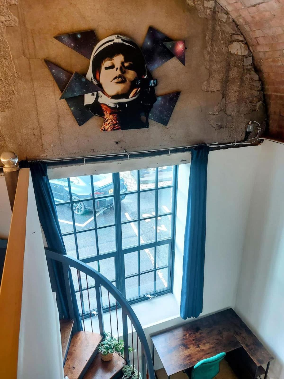 Converted Factory Loft Apartment Бристоль Экстерьер фото